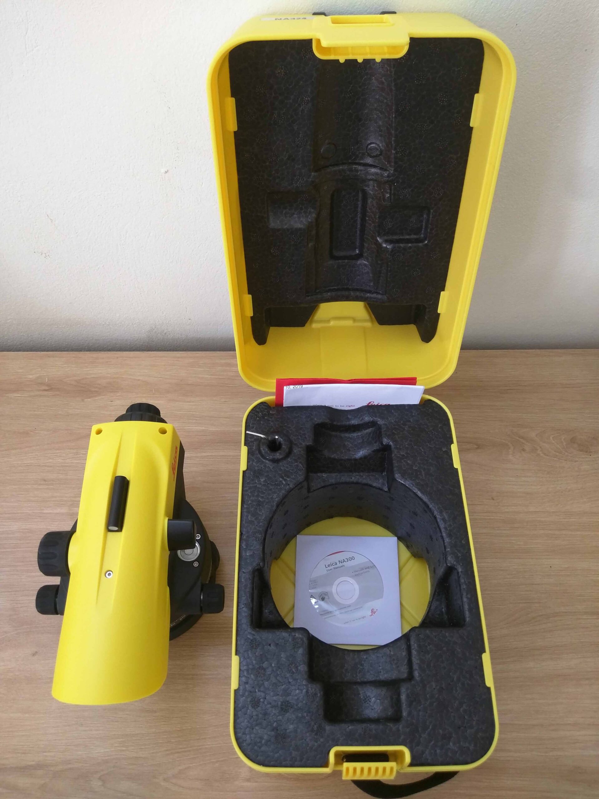 Đặc điểm nhận dạng máy thủy bình Leica chính hãng và máy thủy bình Leica hàng giả, nhái thương hiệu 25 máy thủy bình leica chính hãng 1