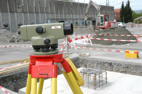 mua và cho thuê máy thủy bình tại Bình Dương