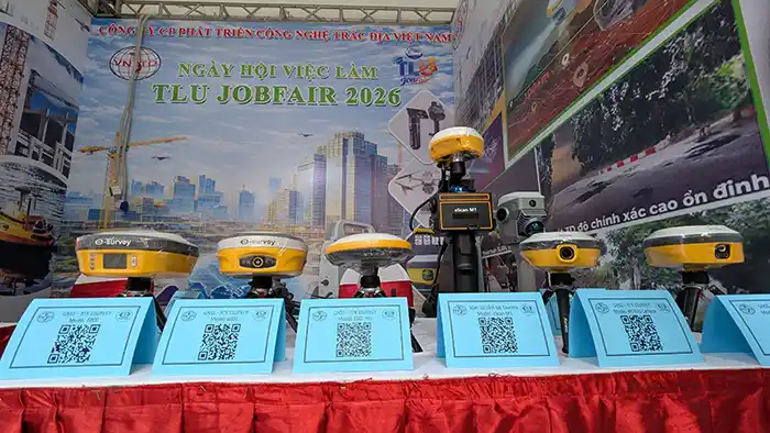 Trưng bày máy đo đạc trắc địa hiện đại tại Ngày hội việc làm TIU Job Fair 2026